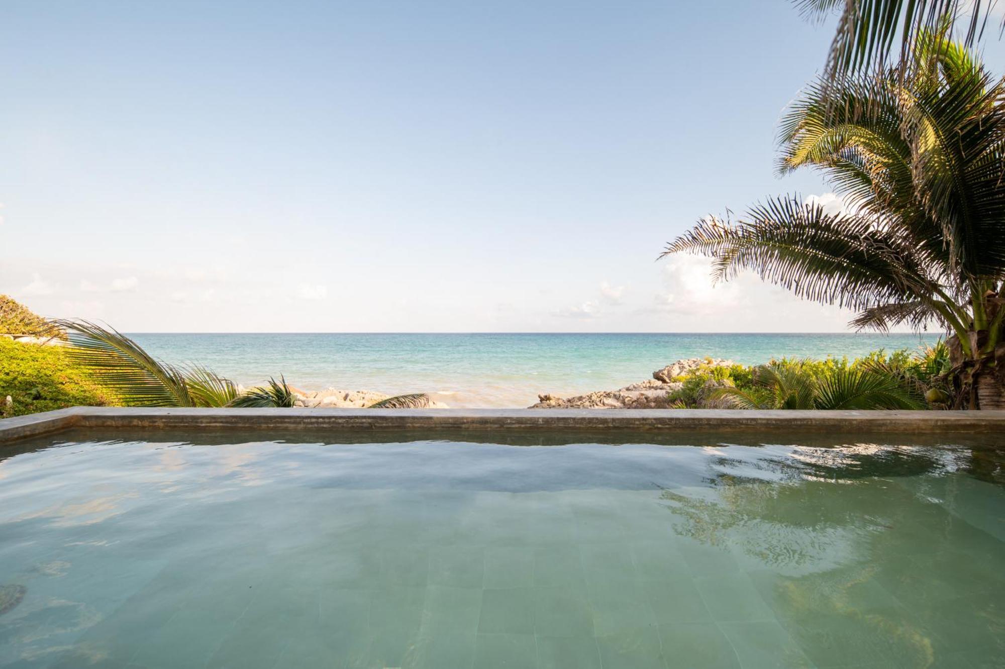 Tropicalito Villa On The Beach Тулум Екстериор снимка