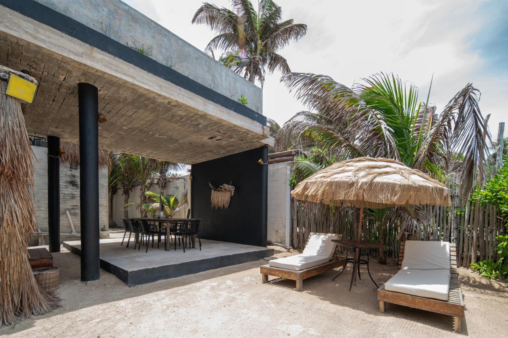 Tropicalito Villa On The Beach Тулум Екстериор снимка